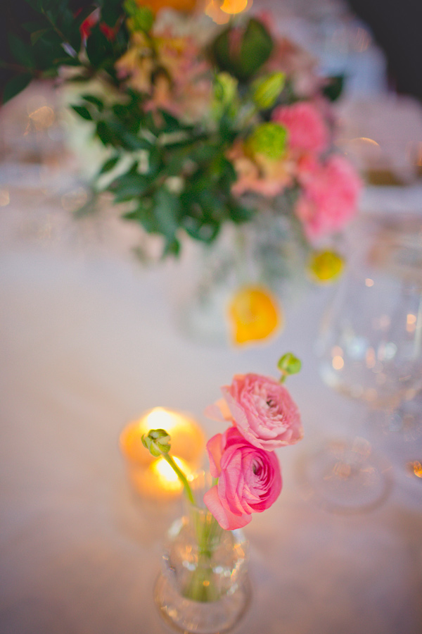 Оформление свадебного стола розами