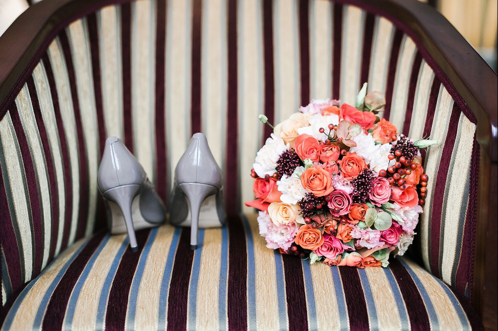 Букет невесты в коралловом цвете